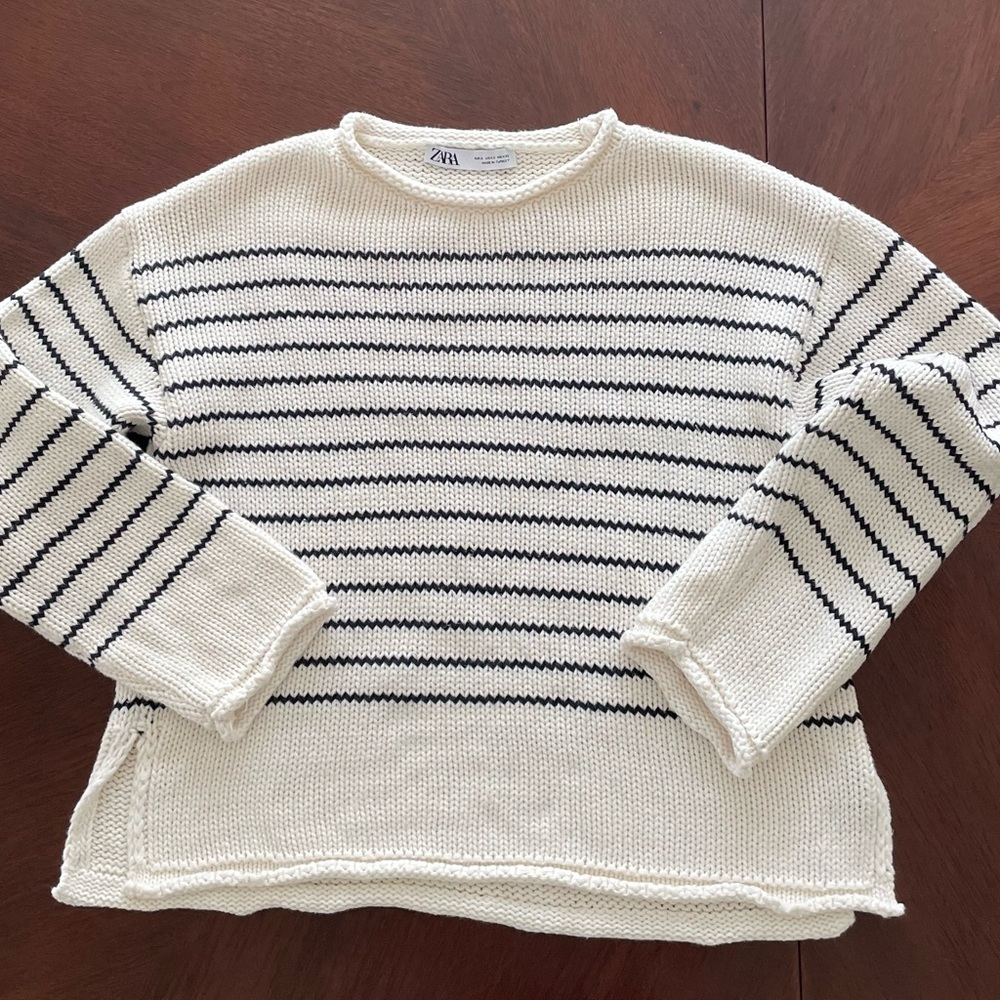Zara Women's Cream and Black Striped Sweater